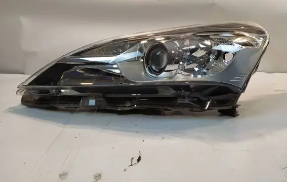 Toyota Verso Headlight/headlamp 811500F161 15531F 164564875