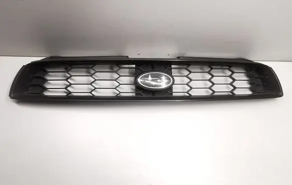 Subaru Impreza II Front bumper upper radiator grill
