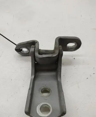Toyota Avensis T270 Front door upper hinge 3814