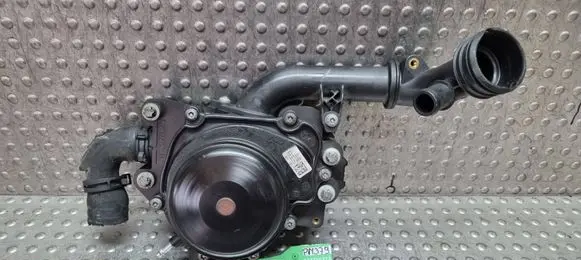 Mercedes-Benz E W212 Water pump S27705379 A6512006801
