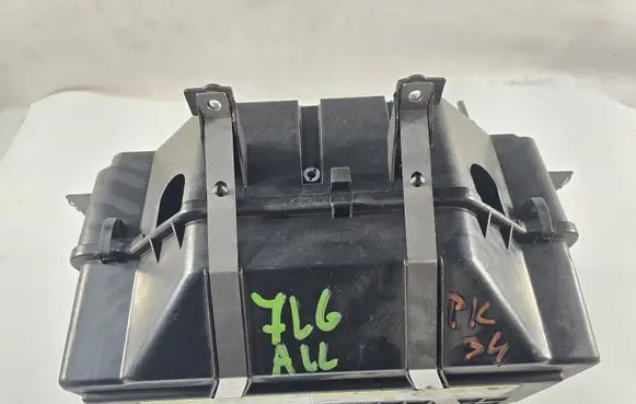 Porsche Cayenne (9PA) Battery box tray 
