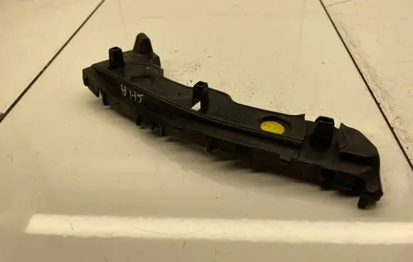 Volkswagen Sharan Front bumper mounting bracket 7N0807184A