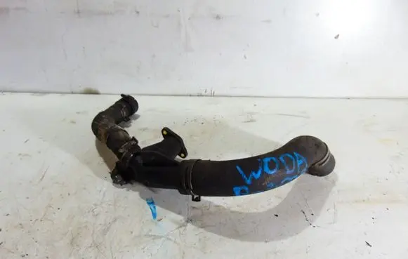 Peugeot 3008 I Engine coolant pipe/hose