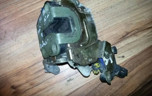 Nissan Micra Front door lock