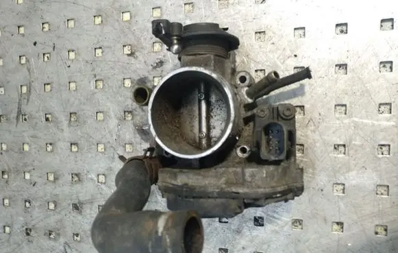Audi A4 S4 B5 8D Throttle valve 058133063