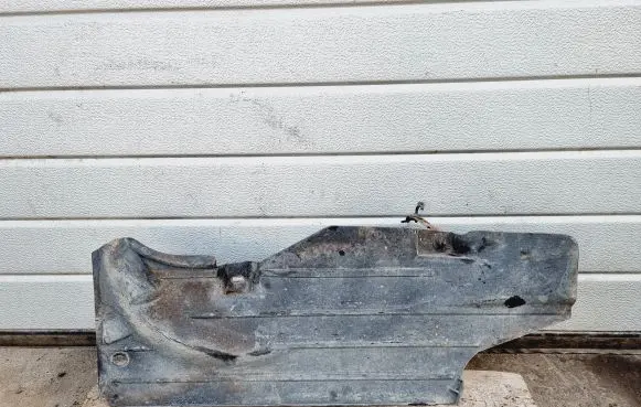 Volvo S40 Front underbody cover/under tray 30683635