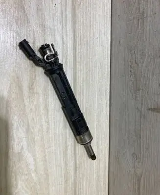 Nissan Juke II F16 Fuel injector 166005550r