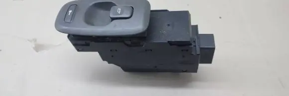 Volvo XC70 Electric window control switch 8651328 01W10E MP10CA00154