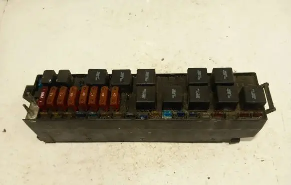 Chrysler Voyager Fuse box set 23417