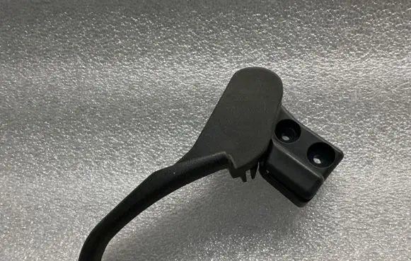 Volkswagen PASSAT B5.5 Engine bonnet (hood) release handle 3B1823533