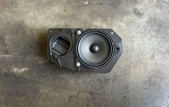 BMW 5 E60 E61 Parcel shelf speaker 9141496 18820010 900475430016