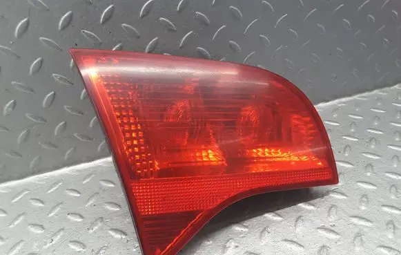 Audi A4 S4 B7 8E 8H Tailgate rear/tail lights 8E9945093