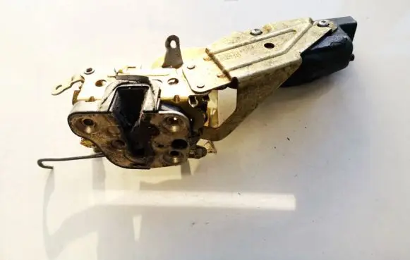 Opel Calibra Front door lock 90377703 90377705