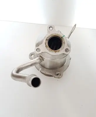 Mercedes-Benz A W177 EGR valve cooler 147359823R