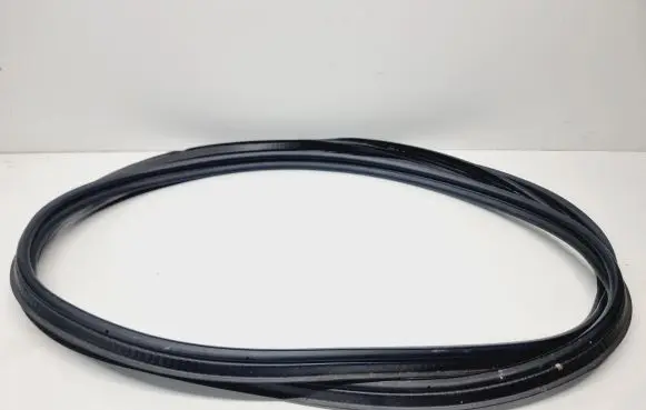 Trunk rubber seal (body)