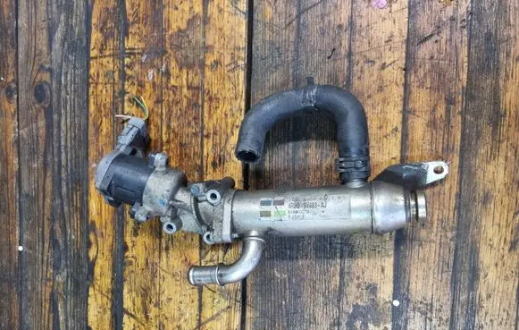 Jaguar XJ X350 EGR valve cooler 4R8Q9Y493AJ 51880072 51881530
