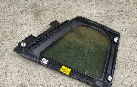 KIA Stinger Rear vent window glass 43R019701 DOT736AS2A353 A004138