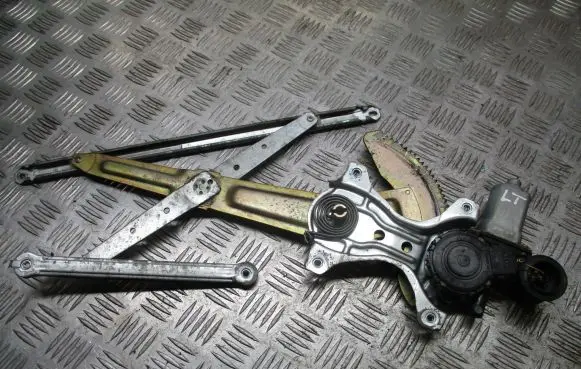 Toyota Avensis Verso Front door electric window regulator 