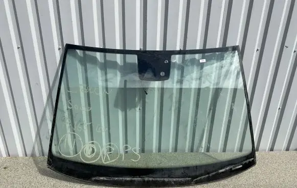 Volkswagen Golf VII Front windscreen/windshield window 