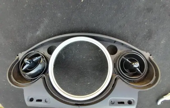 Mini One - Cooper R50 - 53 Dash center air vent grill 680088706
