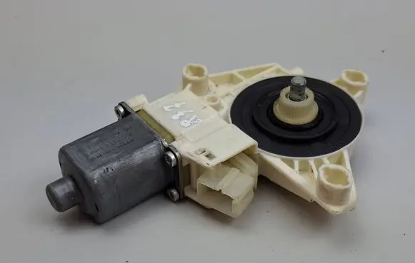 Mercedes-Benz GLA W156 Front door window regulator motor A2469065100 933865100