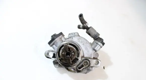 Peugeot 208 Vacuum pump 1C22103Y