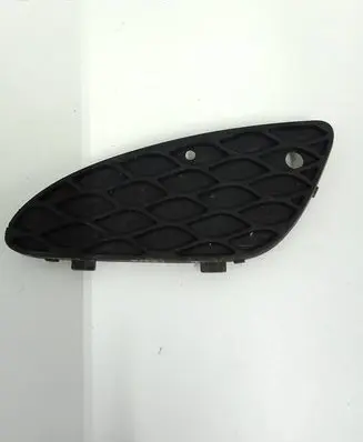 Mercedes-Benz E W211 Front bumper lower grill A2118850353