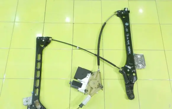 Audi TT TTS Mk2 Front door window regulator with motor 8J0837462D
