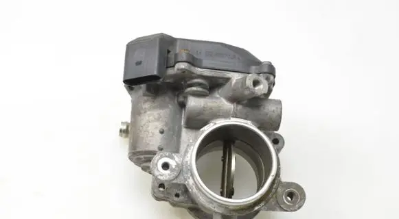 Volkswagen Golf VII Throttle valve 04L128063P