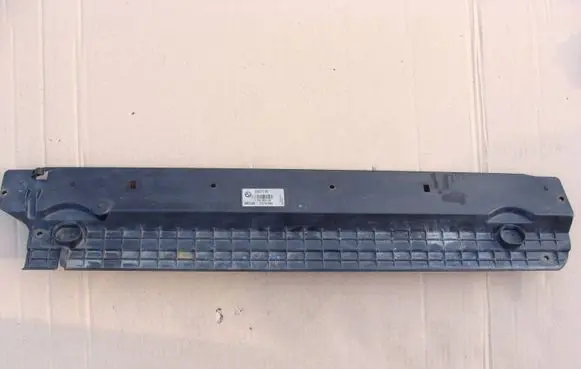 BMW 7 E65 E66 Radiator trim 7795383 BMW E65 E66 730 MOCOWANIE CHŁODNICY