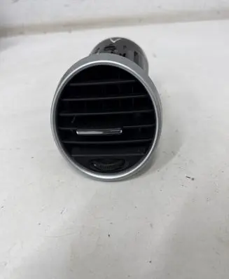 Mercedes-Benz ML W164 Dash center air vent grill A1648302154