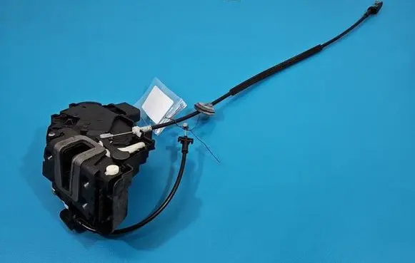Ford Kuga I Rear door lock 8V4A-S26412-EA IMPRK1535037