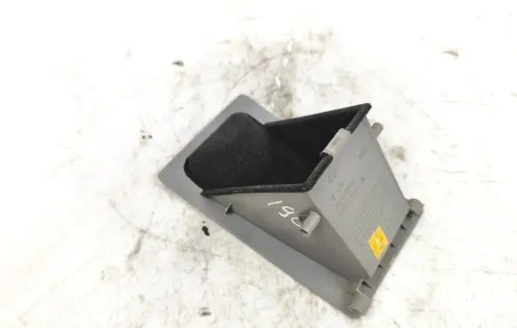 KIA Sorento Glove box 847533E000