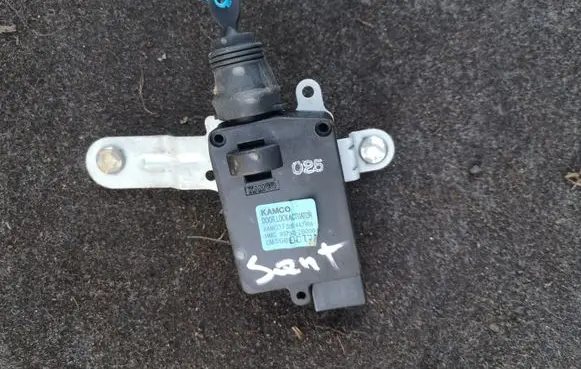 Hyundai Santa Fe Tailgate boot lock/latch motor 957502B000