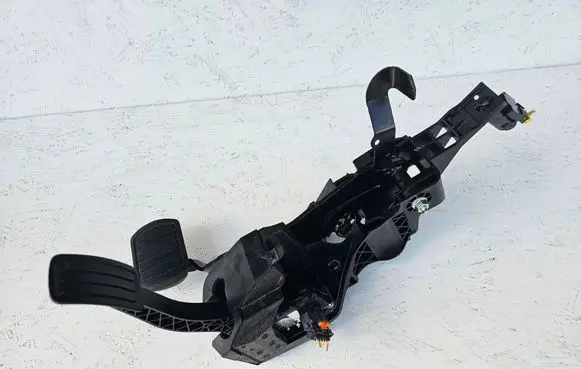 Peugeot 508 II Pedal assembly 9829019980