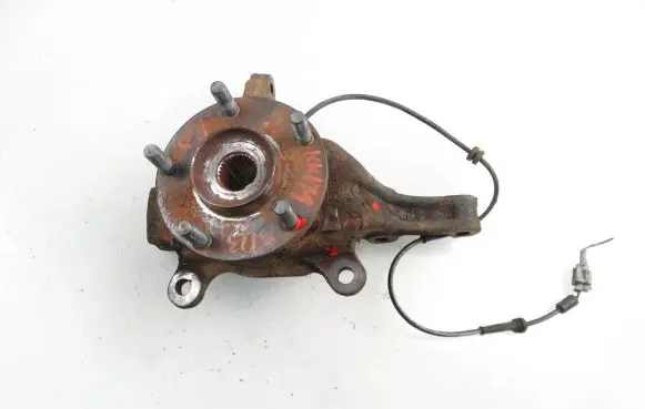 Nissan Qashqai Front wheel hub spindle knuckle