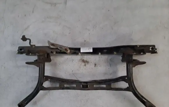 Volkswagen Jetta VI Rear axle beam with reductor 