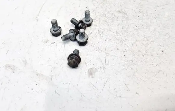 Nissan NV200 Nuts/bolts 