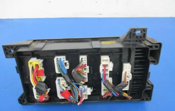 KIA Carnival Fuse box set