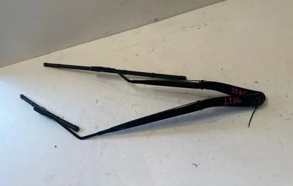 Ford Transit Courier Front wiper blade arm