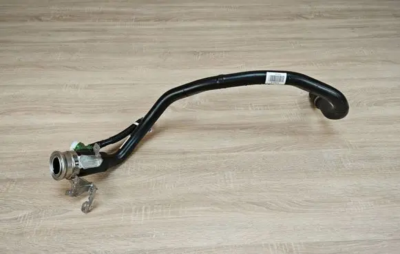 BMW 8 G16 Fuel tank filler neck pipe 7470301 7433546