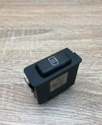 BMW 5 E34 Windscreen/window heater switch 1391749