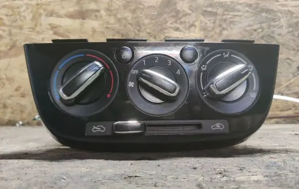 Mitsubishi Space Star Climate control unit 7820A869