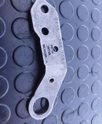 Volkswagen PASSAT B8 Engine mounting bracket 04L103390 03SV150