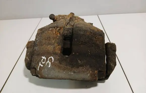 Volkswagen PASSAT CC Front brake caliper