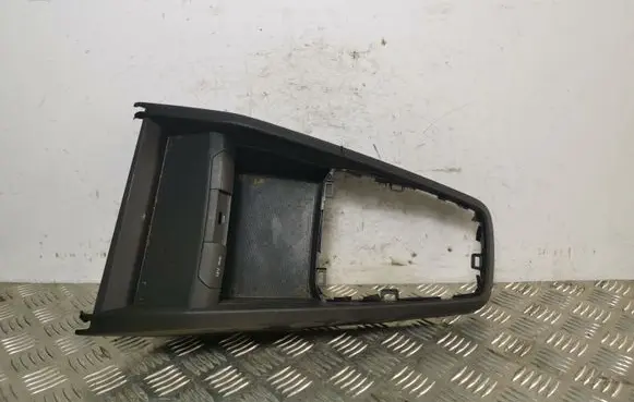 KIA Stonic Gear shifter surround trim plastic 84635H8300