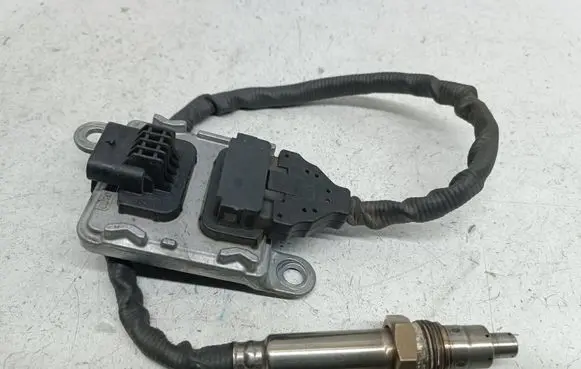 Mercedes-Benz E W213 Lambda probe sensor 0009058011 A0009058011