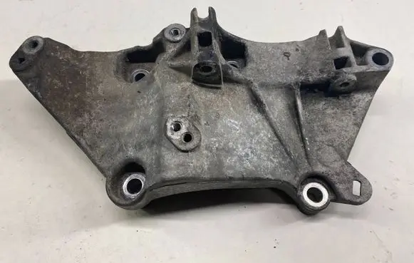 Renault Scenic II - Grand scenic II Generator/alternator bracket 8200100148