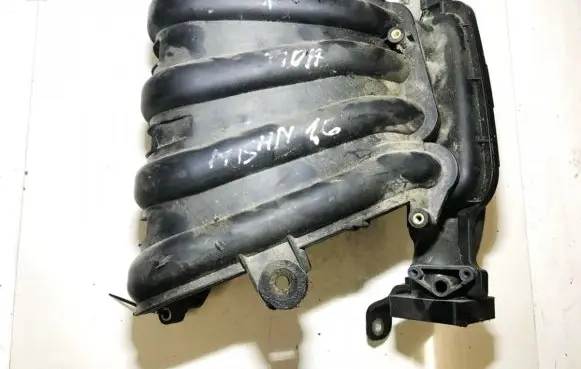 Nissan Note (E11) Intake manifold