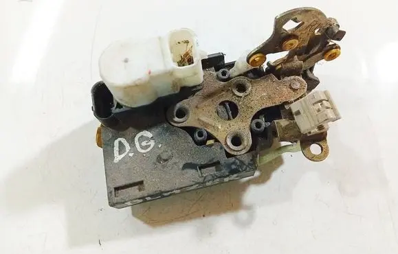 Chevrolet TrailBlazer Front door lock 16639868